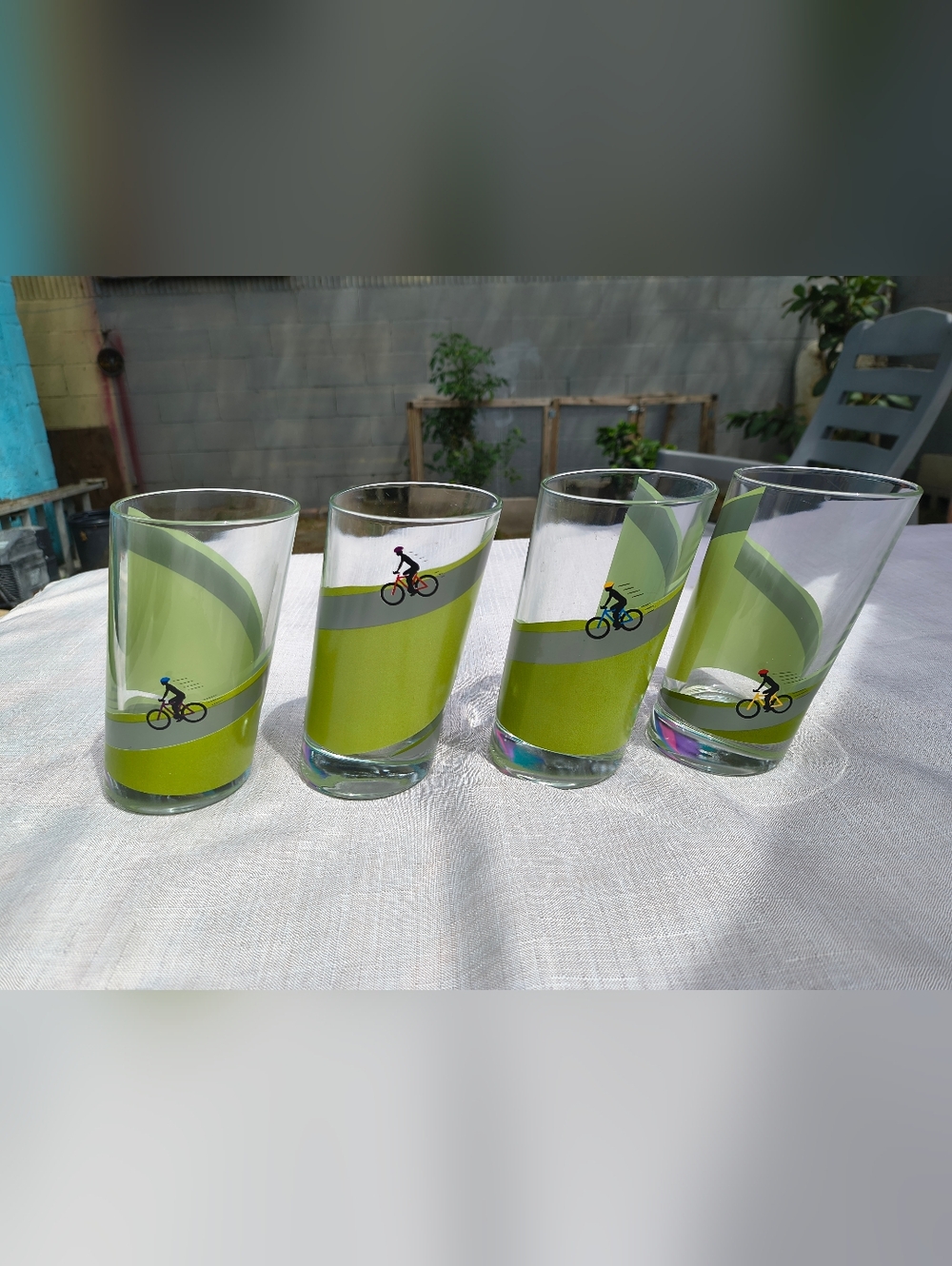 Set of 4 Uncommon Goods  Cycling Slanted Drinking Glasses - Italy
